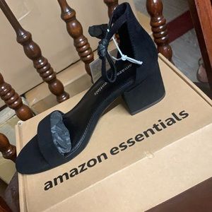 Amazon Essentials black heeled sandals size 10